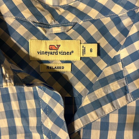 Vineyard Vines Relaxed Fit Button Down - Picture 2 of 7